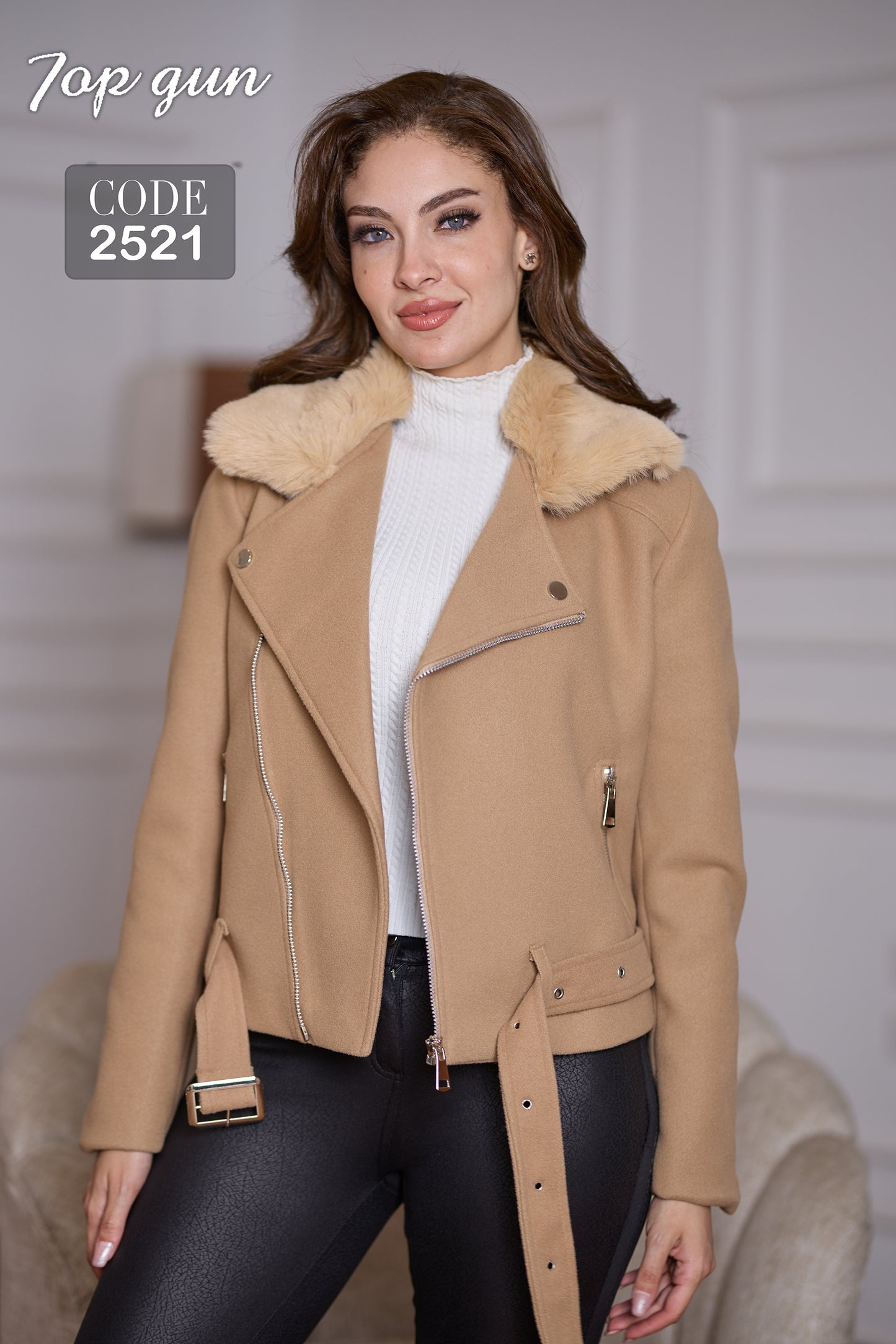 Short Wool Jacket - Belt with a Buckle - Fur Collar